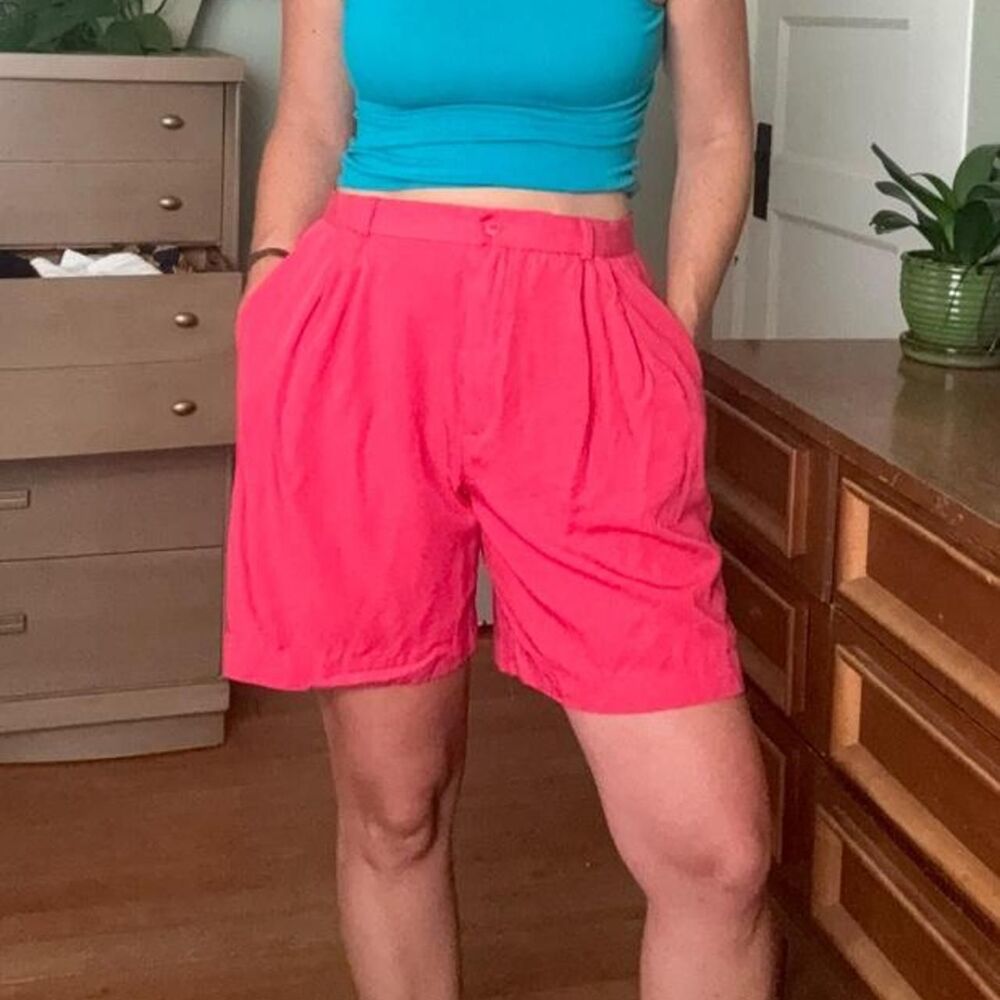 Petite Ssophisticate Vtg 90s Hot Pink rayon/linen blend tailored shorts